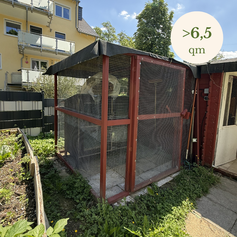 Kleiner Wiesenblick - ein gehege von ca. 6,5 qm mit großem Schutzhäuschen - Urlaubsbetreuung für Kaninchen in NRW